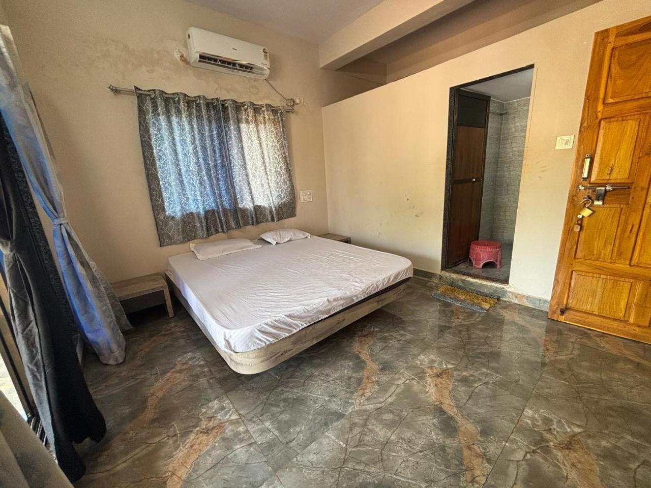 Shobhnath Home Stay Harnai Szoba fotó